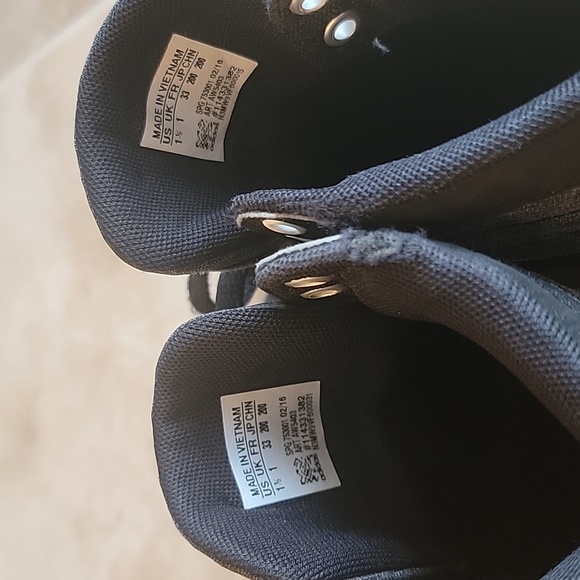 Boys Adidas Hightop Sneakers - Picture 2 of 4